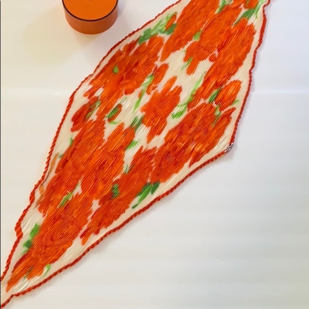 Hermès Orange Floral 100% Silk Pleated Scarf and Box Excellent RARE HTF - Picture 13 of 14